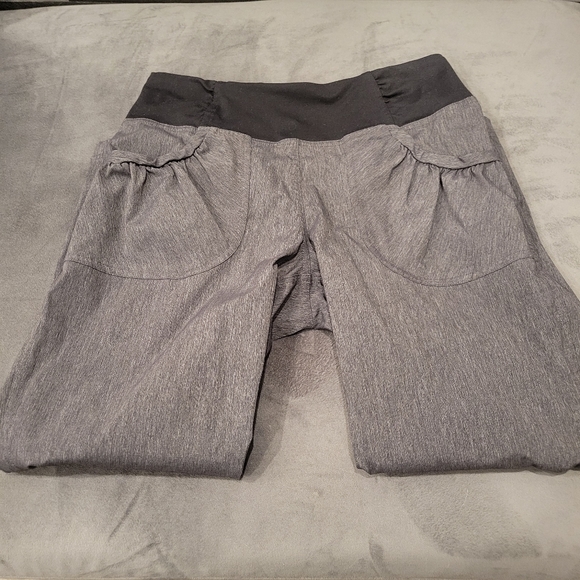 Prana Summit Black and Charcoal Hiking Active Capri Pants Size Small - Picture 6 of 12